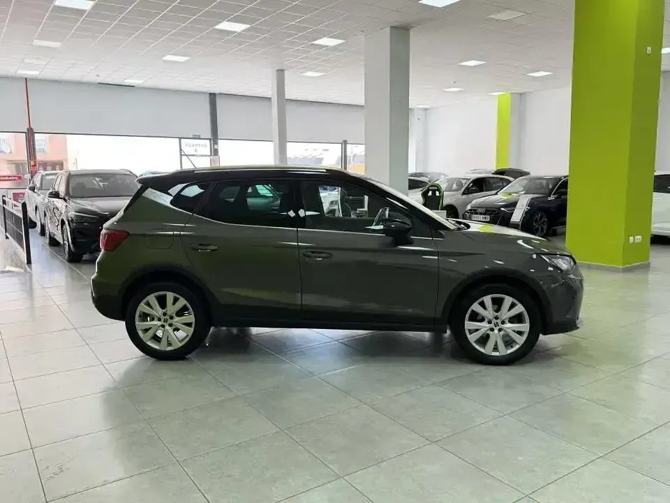 Usado Seat Arona Xperience 115 CV (84 kW) 2025 Verde SUV