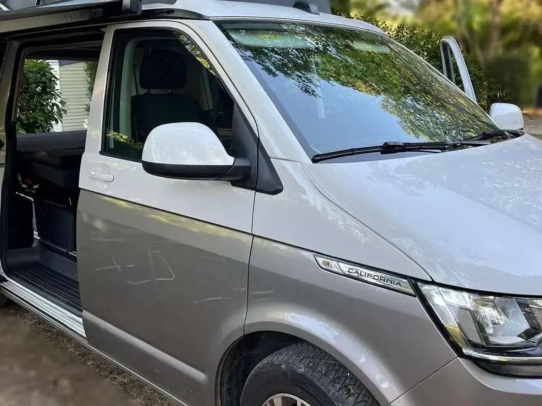 Usado VW California Beach 110 CV (80 kW) 2022 Blanco Van
