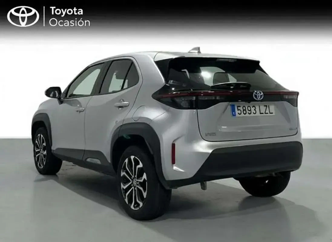 Usado Toyota Yaris Cross Active 116 CV (85 kW) 2022 Gris SUV