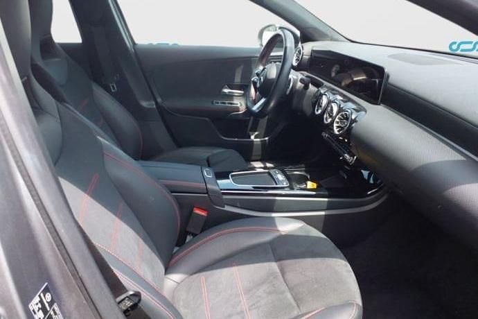 Usado Mercedes A200 Advanced 150 CV (110 kW) 2023 Gris Utilitario