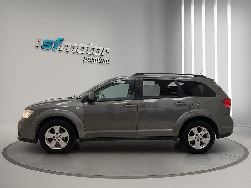 Usado Fiat Freemont Urban 140 CV (102 kW) 2011 Gris SUV