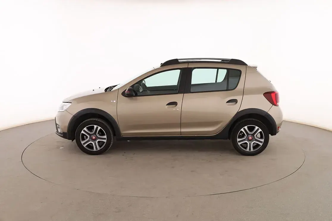 Usado Dacia Sandero 90 CV (66 kW) 2019 Gris Berlina