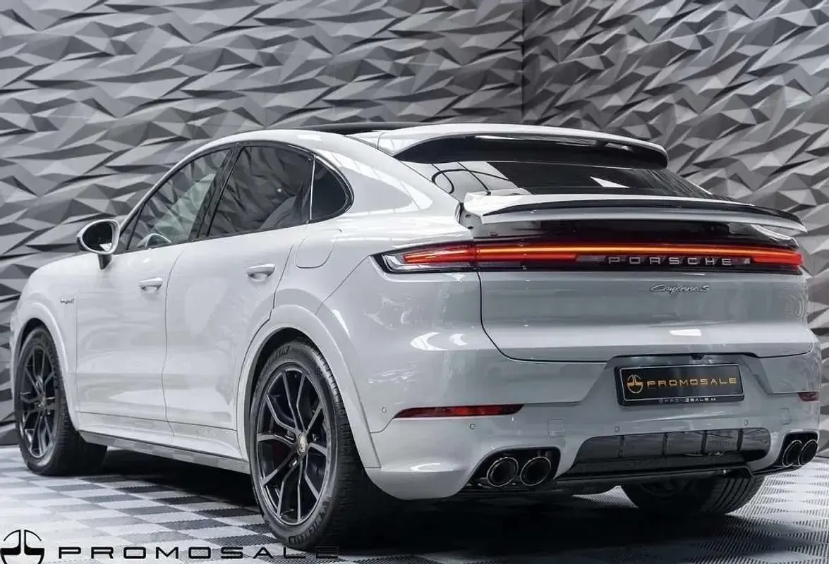 Usado Porsche Cayenne S E-Hybrid Black Edition 519 CV (381 kW) 2026 Gris SUV