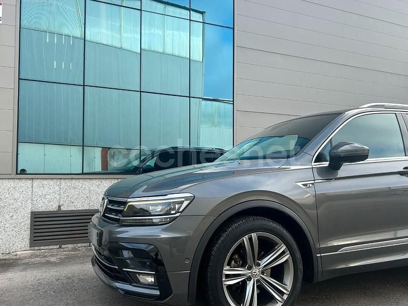 Usado VW Tiguan Sportline 150 CV (110 kW) 2019 Gris / plata SUV