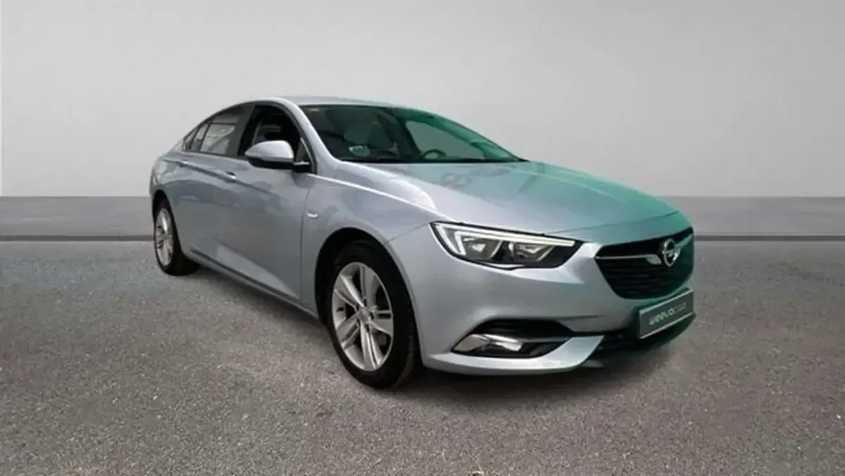 Usado Opel Insignia 136 CV (100 kW) 2018 Gris Berlina