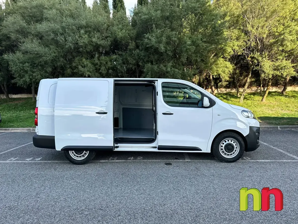 Usado Citroën Jumpy 120 CV (88 kW) 2022 Blanco Monovolumen