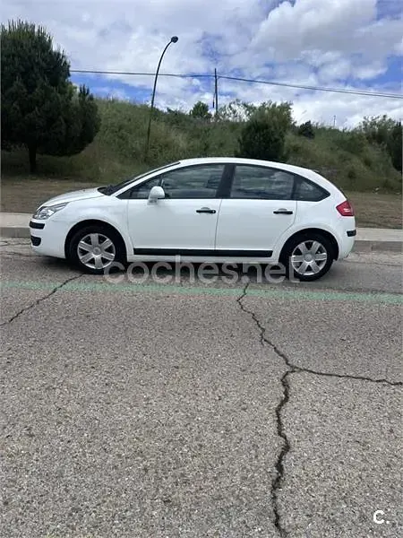 Usado Citroën C4 90 CV (66 kW) 2005 Blanco Berlina