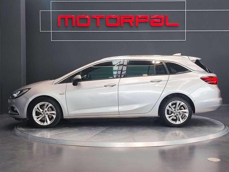Usado Opel Astra Excellence 136 CV (100 kW) 2017 Gris Familiar