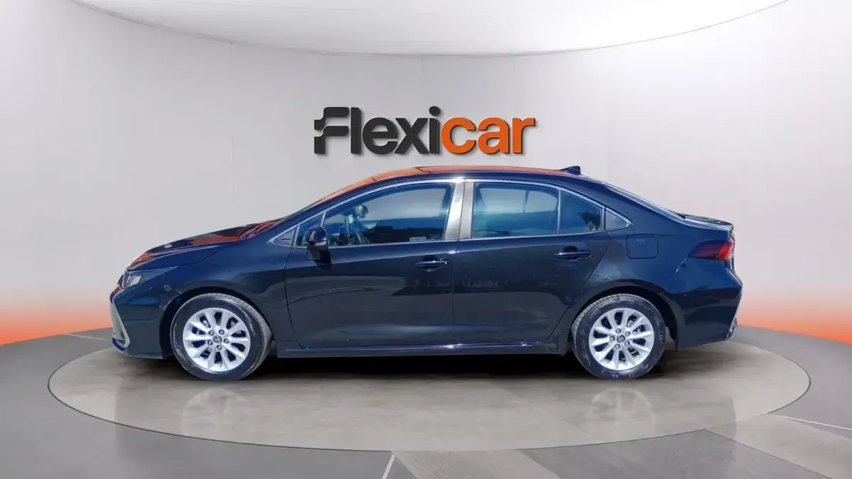 Usado Toyota Corolla Active 140 CV (102 kW) 2023 Negro Berlina