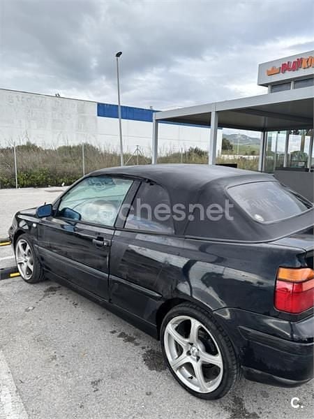Usado VW Golf Cabriolet Highline 115 CV (84 kW) 2001 Negro Descapotable