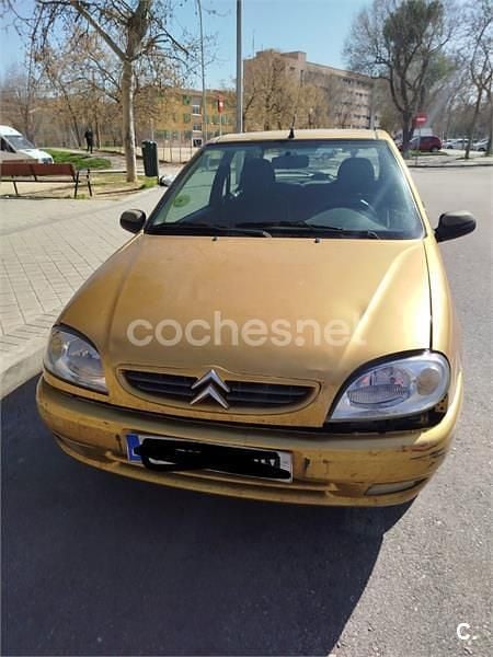 Usado Citroën Saxo 60 CV (44 kW) 2001 Amarillo Utilitario