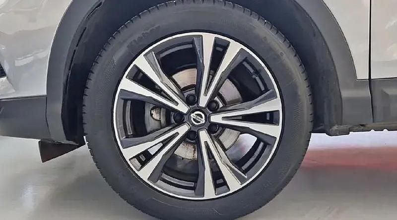 Usado Nissan Qashqai Style Edition 140 CV (102 kW) 2021 Plata diamante (metalizado) SUV