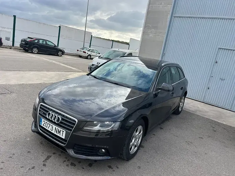 Usado Audi A4 170 CV (125 kW) 2009 Beige Familiar