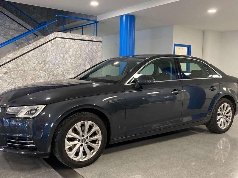 Usado Audi A4 Advanced 150 CV (110 kW) 2016 Gris Berlina