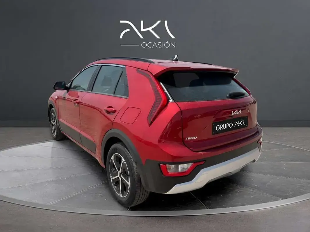 Usado Kia Niro 129 CV (94 kW) 2025 Rojo SUV