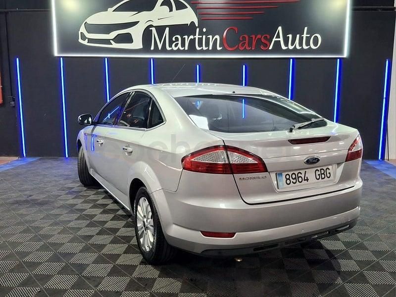 Usado Ford Mondeo Trend 145 CV (106 kW) 2008 Gris / plata Berlina