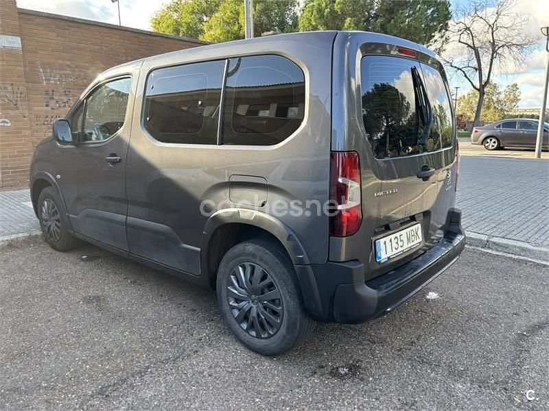 Usado Peugeot Rifter Active 130 CV (95 kW) 2022 Marrón Monovolumen