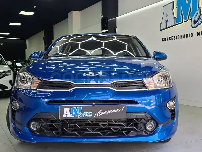 Usado Kia Rio 84 CV (61 kW) 2023 Azul Berlina