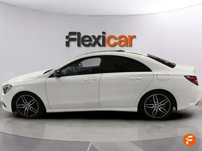 Usado Mercedes CLA180 122 CV (89 kW) 2018 Blanco Berlina