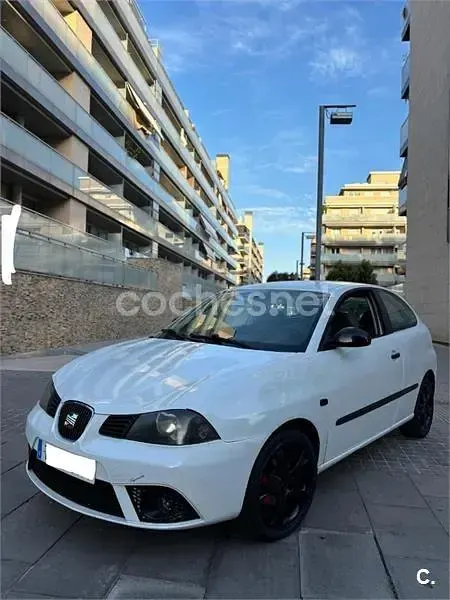 Usado Seat Ibiza Sport 64 CV (47 kW) 2004 Blanco Utilitario