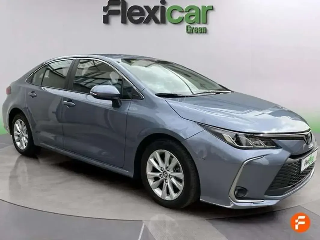 Usado Toyota Corolla Active 140 CV (102 kW) 2024 Azul Utilitario