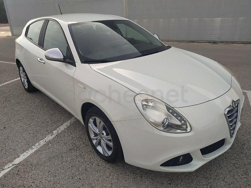 Usado Alfa Romeo Giulietta Distinctive 105 CV (77 kW) 2013 Blanco Utilitario