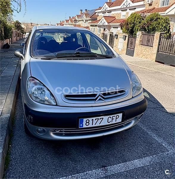 Usado Citroën Xsara Picasso 90 CV (66 kW) 2003 Gris / plata Monovolumen