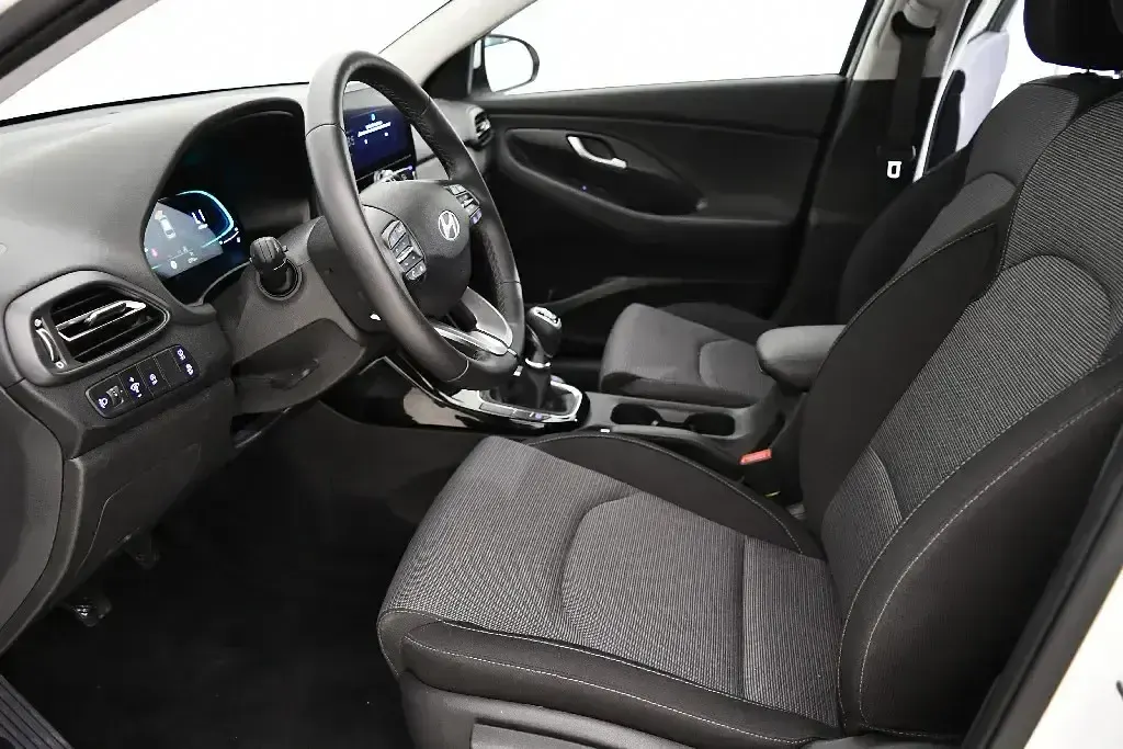 Usado Hyundai i30 100 CV (73 kW) 2024 Otro Berlina