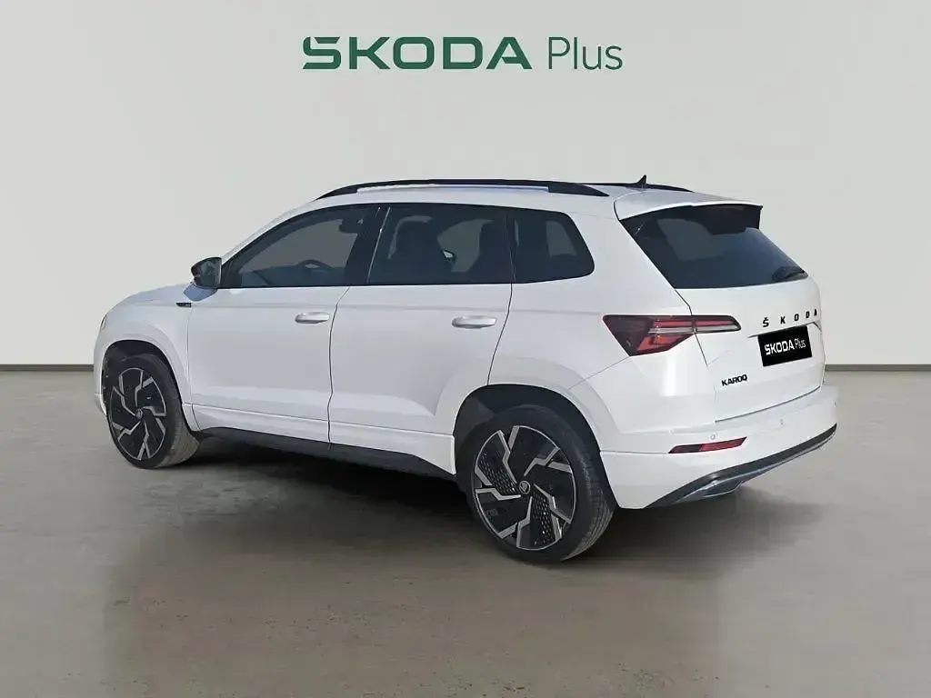 Usado Skoda Karoq SportLine 150 CV (110 kW) 2022 Blanco SUV