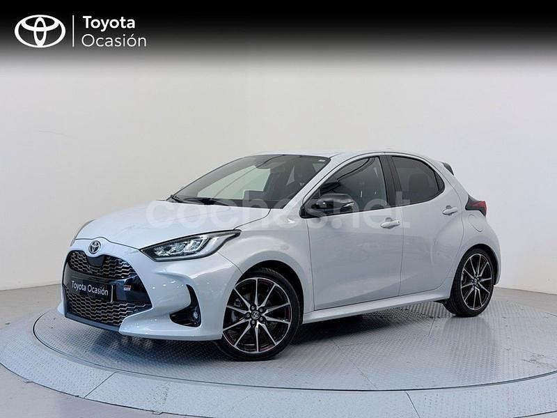 Blanco Usado 2022 Toyota Yaris Hybrid Sport Berlina | 20.200 € (Precio justo) - Imagen 1/4