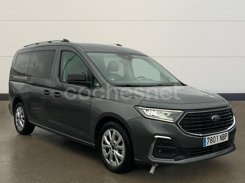 Gris / plata Usado 2025 Ford Grand Tourneo Connect Titanium Monovolumen | 33.990 € (Un poco caro) - Imagen 1/4