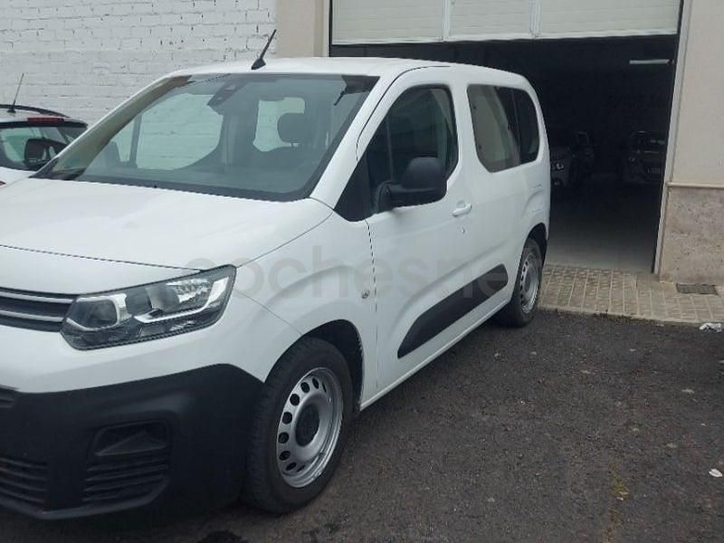 Usado Citroën Berlingo Live 102 CV (75 kW) 2020 Blanco Monovolumen