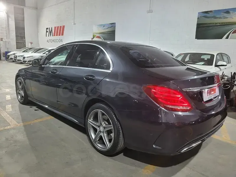 Usado Mercedes C220 AMG line 170 CV (125 kW) 2015 Gris / plata Berlina