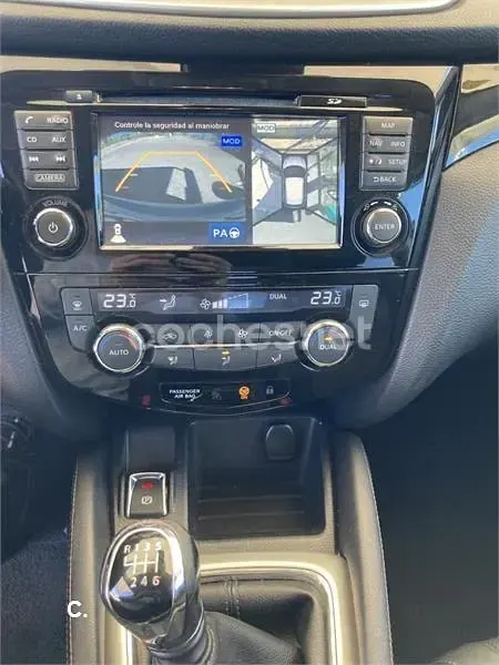 Usado Nissan Qashqai Premium Edition 110 CV (80 kW) 2015 Gris / plata SUV