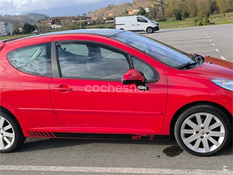 Rojo Usado 2007 Peugeot 207 GT Berlina | 4000 € (Precio justo) - Imagen 1/4