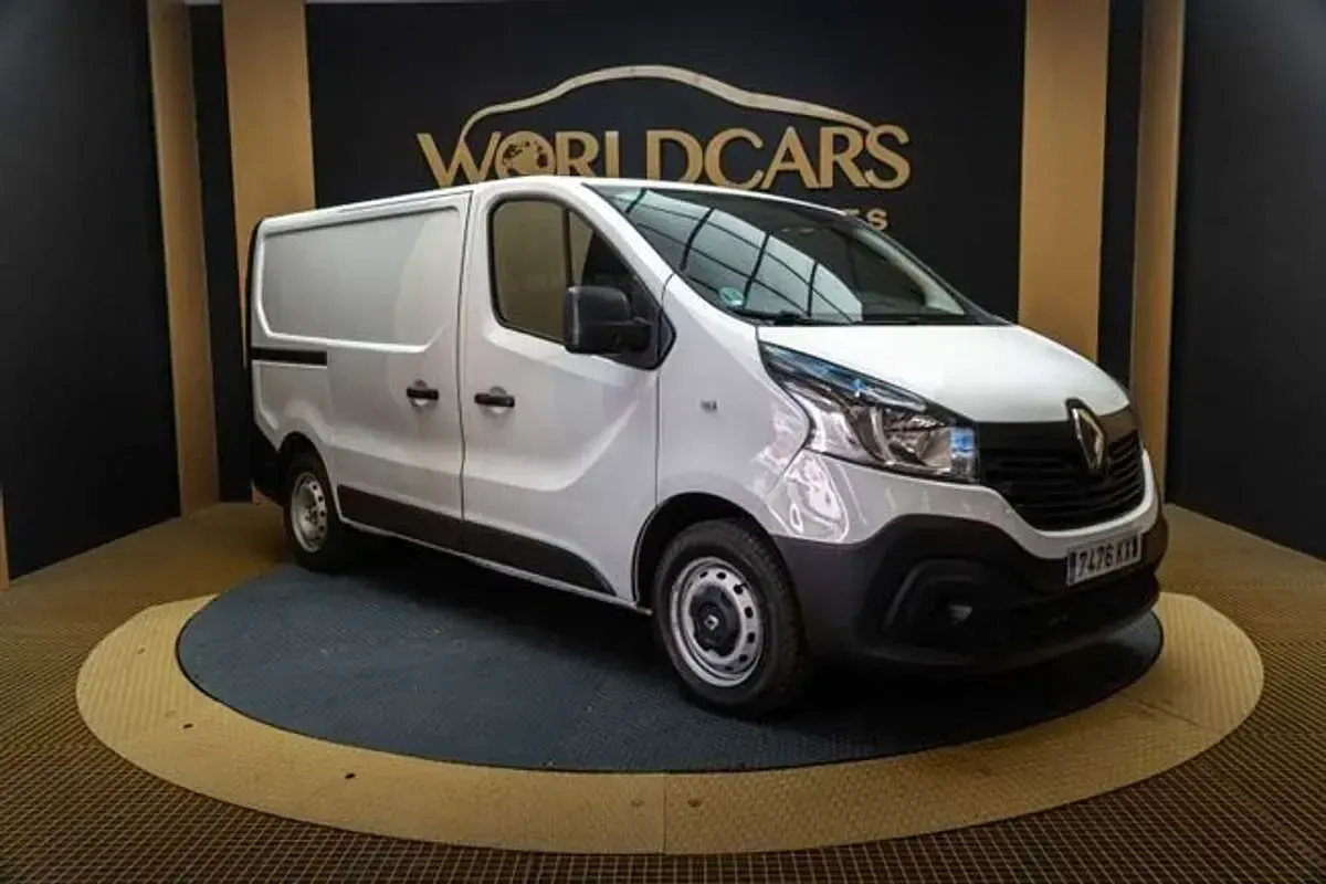 Usado Renault Trafic 120 CV (88 kW) 2019 Blanco Monovolumen