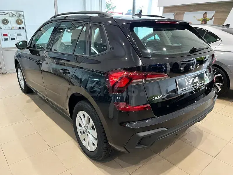 Nuevo Skoda Kamiq 115 CV (84 kW) 2026 Negro SUV