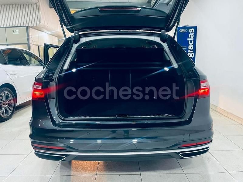 Usado Audi A4 Advanced Plus 136 CV (100 kW) 2020 Gris / plata Familiar