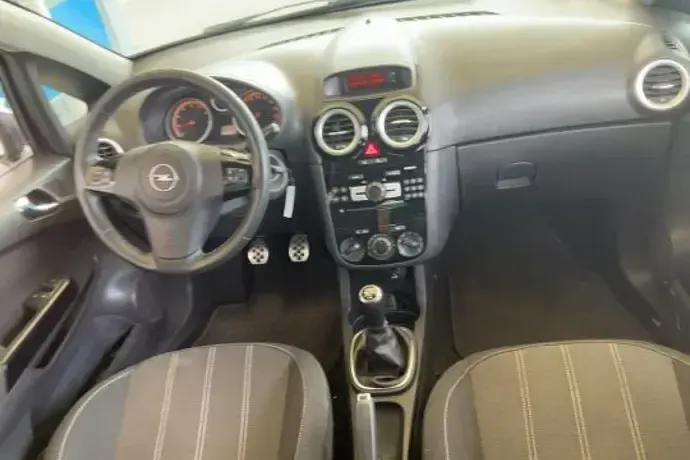 Usado Opel Corsa Color Edition 100 CV (73 kW) 2012 Utilitario