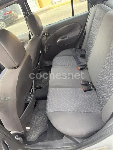 Usado Ford Fiesta Trend 60 CV (44 kW) 2003 Gris / plata Utilitario