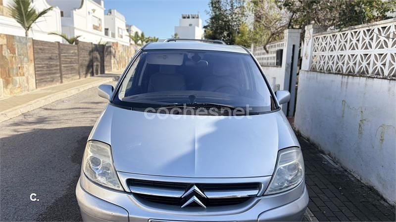 Gris / plata Usado 2003 Citroën C8 Monovolumen | 3900 € - Imagen 1/4