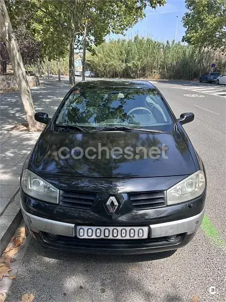 Usado Renault Mégane Cabriolet Dynamique 136 CV (100 kW) 2005 Negro Descapotable