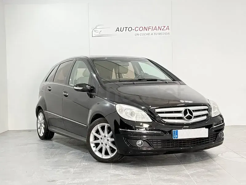 Usado Mercedes B200 193 CV (141 kW) 2007 Negro Monovolumen