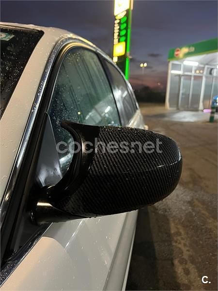 Usado BMW 318 143 CV (105 kW) 2011 Blanco Berlina