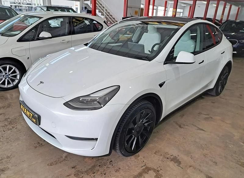 Begagnad Tesla Model Y 258 kW (351 HK) 2024 Vit SUV