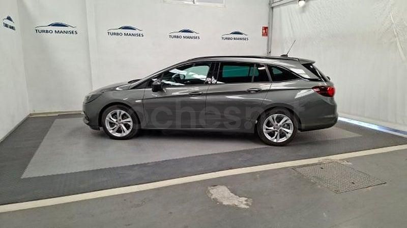 Usado Opel Astra Ultimate 145 CV (106 kW) 2020 Gris / plata Familiar