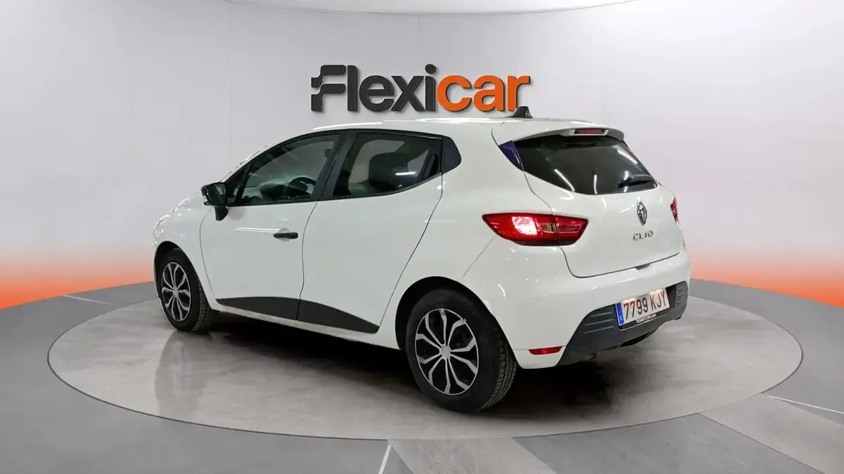 Usado Renault Clio IV 75 CV (55 kW) 2018 Blanco Berlina