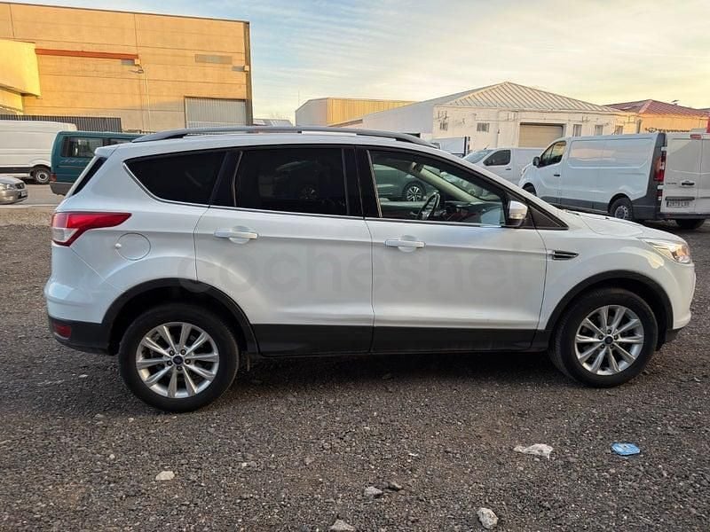 Usado Ford Kuga Titanium 150 CV (110 kW) 2016 Blanco SUV