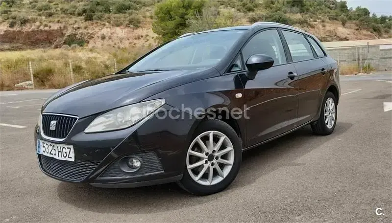 Usado Seat Ibiza ST Copa 90 CV (66 kW) 2011 Negro Familiar