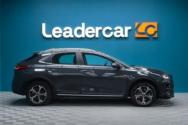 Usado Kia XCeed 141 CV (103 kW) 2022 Gris SUV